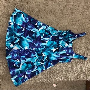 Laura Petite knee length floral blue dress size 10